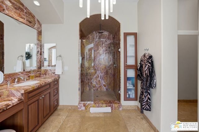 104 Azzuro Drive, Palm Desert, CA 92211