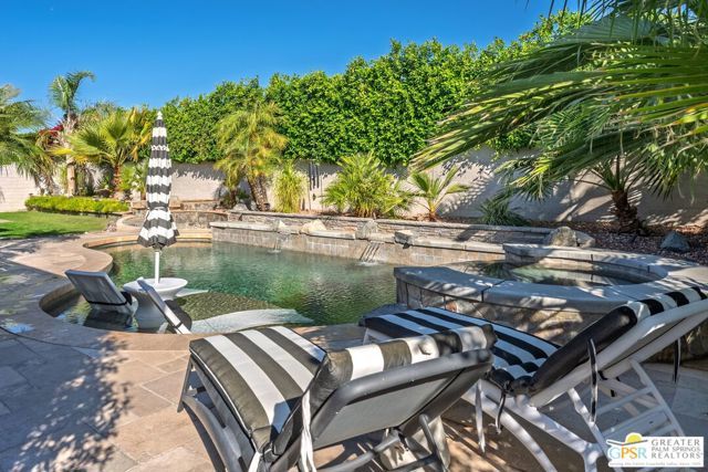 104 Azzuro Drive, Palm Desert, CA 92211