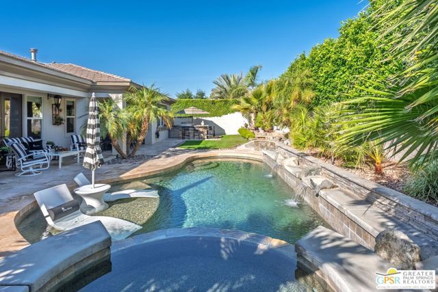 104 Azzuro Drive, Palm Desert, CA 92211