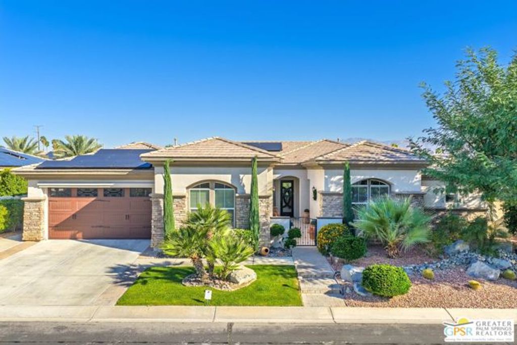 104 Azzuro Drive, Palm Desert, CA 92211