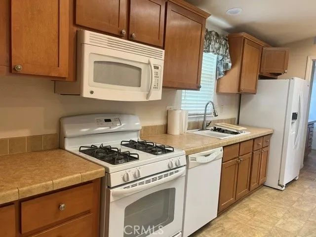 8811 Canoga 303, Canoga Park, CA 91304