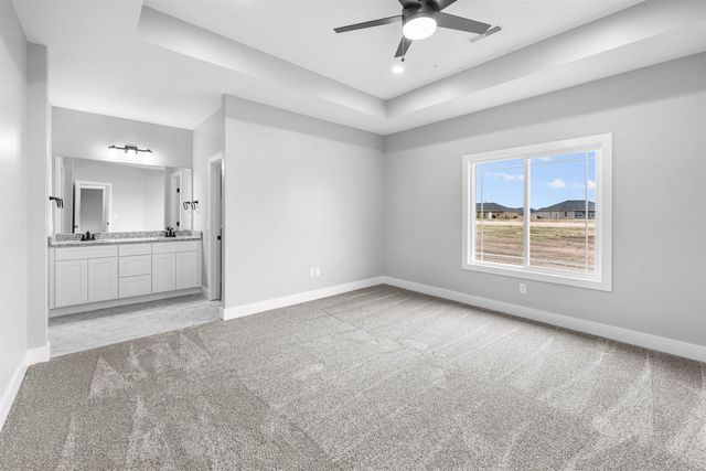 1150 Vista Sur Dr, Salina, KS 67401