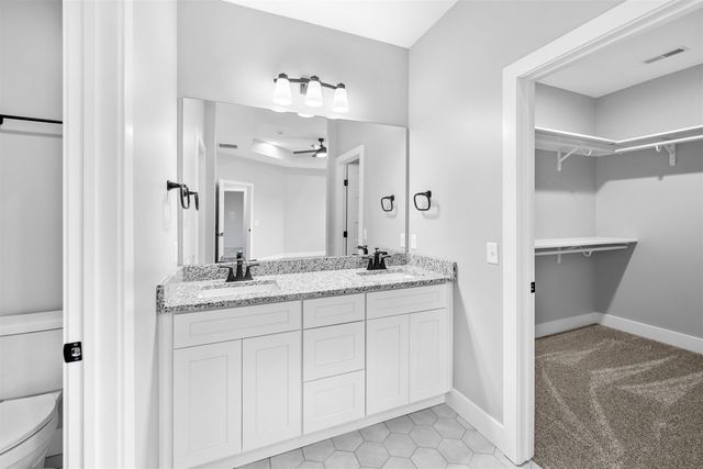 1150 Vista Sur Dr, Salina, KS 67401