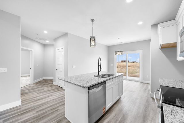 1150 Vista Sur Dr, Salina, KS 67401