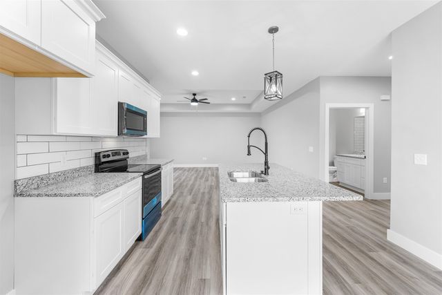 1150 Vista Sur Dr, Salina, KS 67401