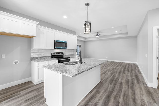 1150 Vista Sur Dr, Salina, KS 67401