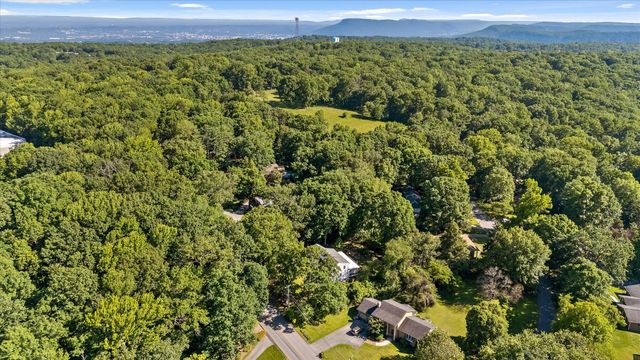117 Grayson Road, Signal Mountain, TN 37377
