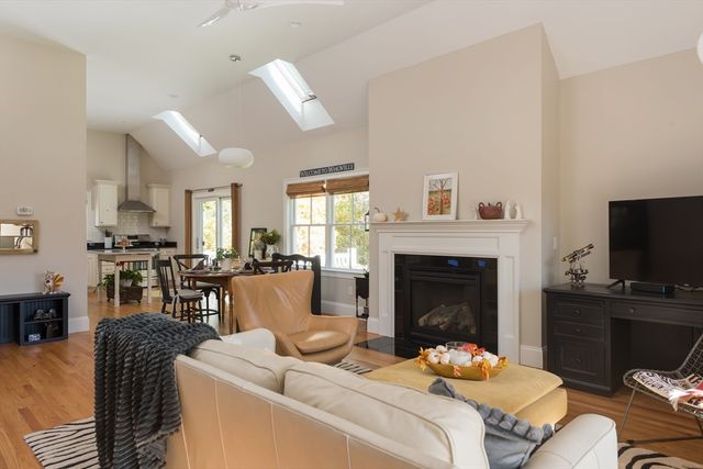 57 Hathaway Pond Cir 57, Rochester, MA 02770