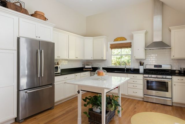 57 Hathaway Pond Cir 57, Rochester, MA 02770