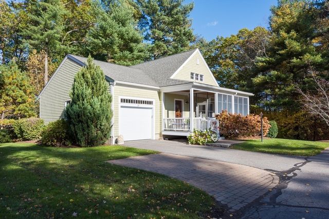 57 Hathaway Pond Cir 57, Rochester, MA 02770