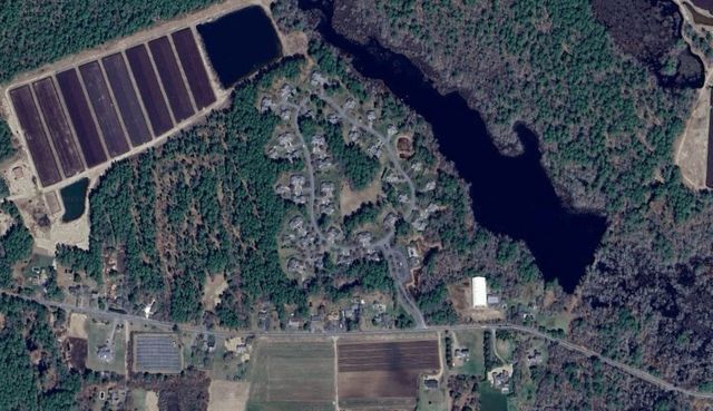 57 Hathaway Pond Cir 57, Rochester, MA 02770