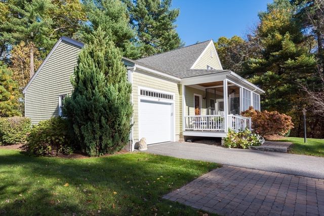 57 Hathaway Pond Cir 57, Rochester, MA 02770