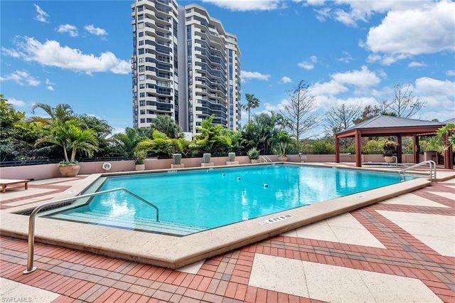 6075 Pelican Bay BLVD 1403, Naples, FL 34108