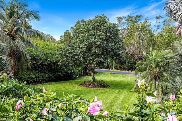 6075 Pelican Bay BLVD 1403, Naples, FL 34108