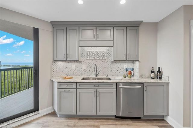 6075 Pelican Bay BLVD 1403, Naples, FL 34108