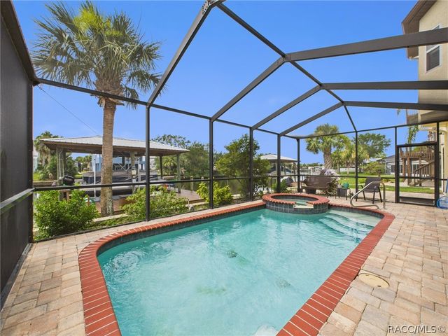 11730 W Sunnybrook Court, Crystal River, FL 34429