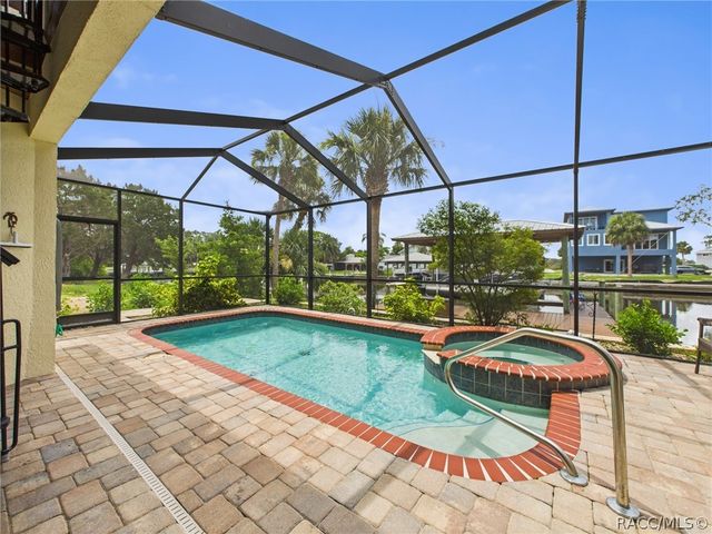 11730 W Sunnybrook Court, Crystal River, FL 34429