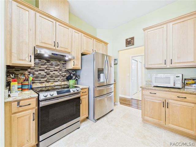 11730 W Sunnybrook Court, Crystal River, FL 34429