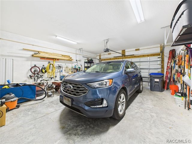 11730 W Sunnybrook Court, Crystal River, FL 34429