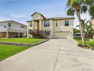 11730 W Sunnybrook Court, Crystal River, FL 34429