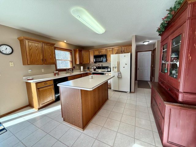 363 SUNNYBROOK DRIVE, Oshkosh, WI 54904