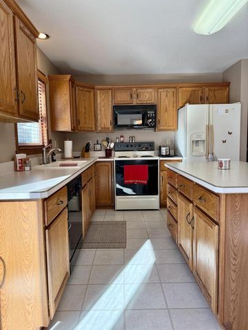 363 SUNNYBROOK DRIVE, Oshkosh, WI 54904