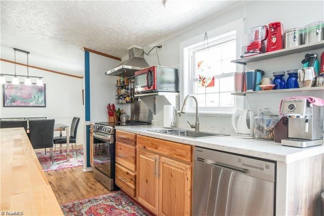 1007 High Rock Shores Drive, Lexington, NC 27292