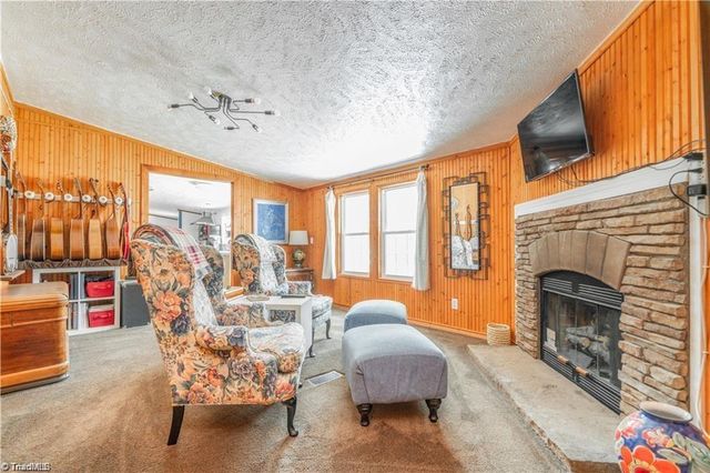 1007 High Rock Shores Drive, Lexington, NC 27292