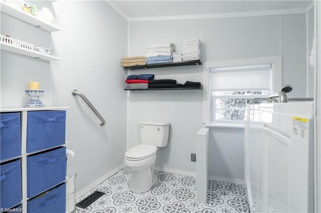 1007 High Rock Shores Drive, Lexington, NC 27292