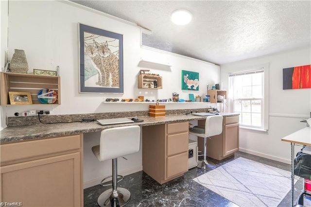 1007 High Rock Shores Drive, Lexington, NC 27292