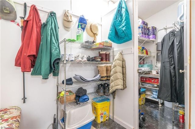 1007 High Rock Shores Drive, Lexington, NC 27292