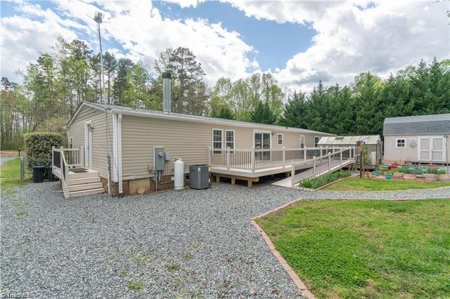 1007 High Rock Shores Drive, Lexington, NC 27292