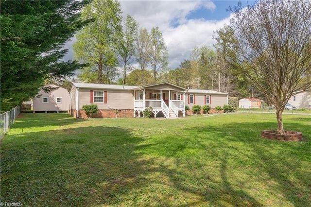 1007 High Rock Shores Drive, Lexington, NC 27292