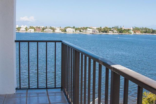 301 Croton Avenue 405, Lantana, FL 33462