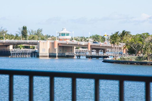 301 Croton Avenue 405, Lantana, FL 33462