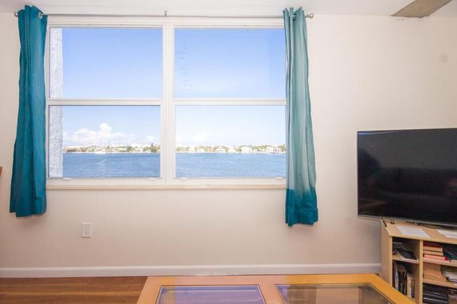 301 Croton Avenue 405, Lantana, FL 33462