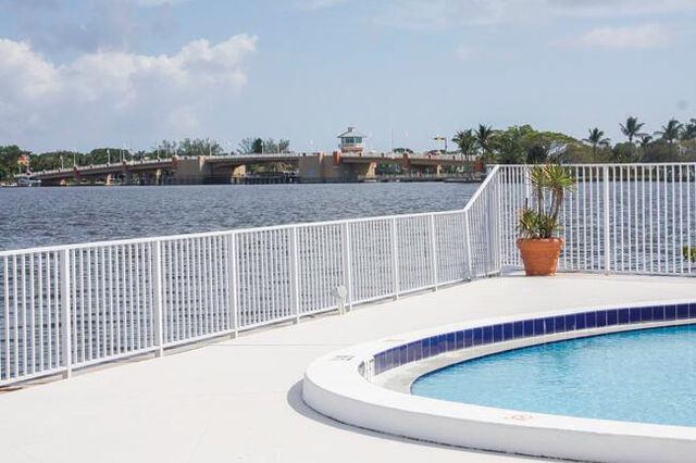 301 Croton Avenue 405, Lantana, FL 33462