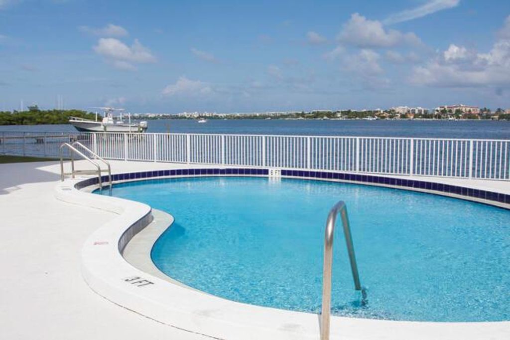 301 Croton Avenue 405, Lantana, FL 33462