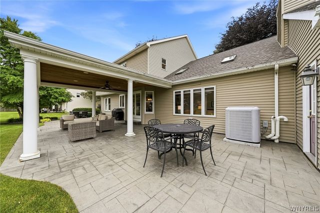 72 Burbank Drive, Orchard Park, NY 14127