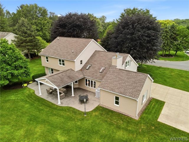 72 Burbank Drive, Orchard Park, NY 14127