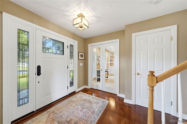 72 Burbank Drive, Orchard Park, NY 14127
