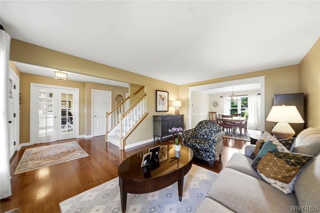 72 Burbank Drive, Orchard Park, NY 14127