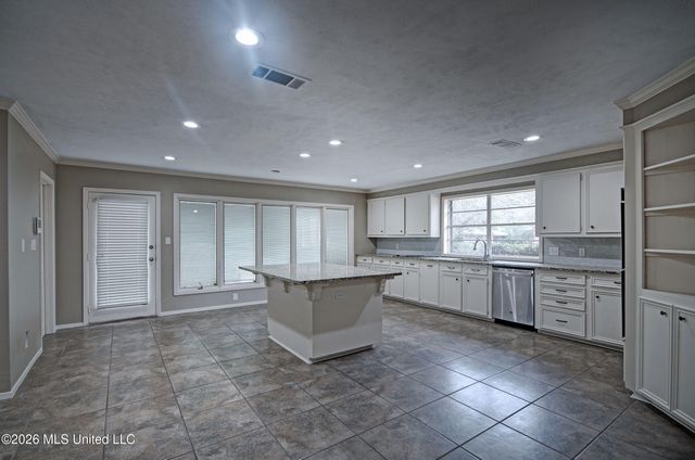 219 Rollingwood Drive, Jackson, MS 39211