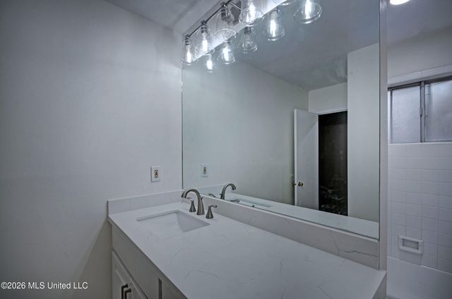 219 Rollingwood Drive, Jackson, MS 39211