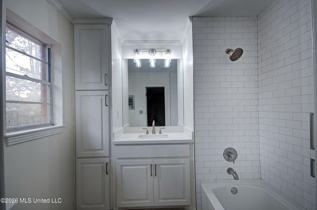 219 Rollingwood Drive, Jackson, MS 39211