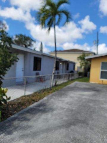 2241 Freedom Street, Hollywood, FL 33020