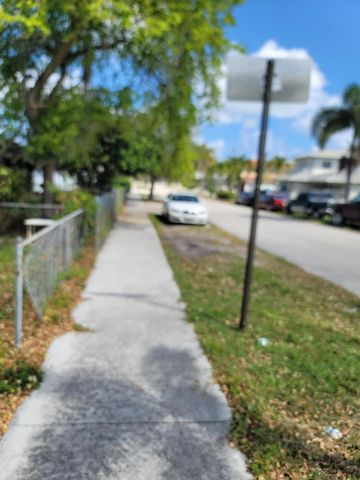 2241 Freedom Street, Hollywood, FL 33020