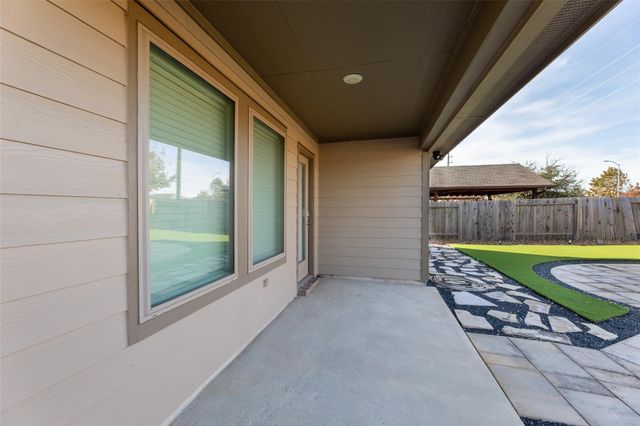 7526 Highland Chase Drive, Richmond, TX 77407