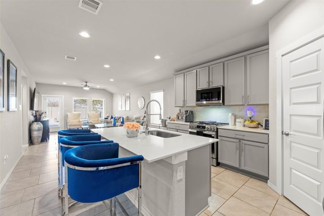 7526 Highland Chase Drive, Richmond, TX 77407