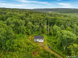 1114 East Lake Road, Montville, CT 06370